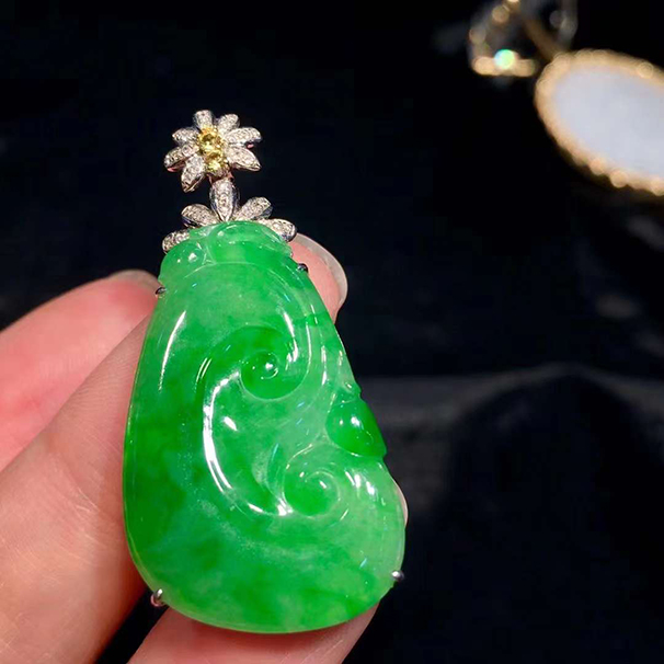滿綠翡翠如意吊墜